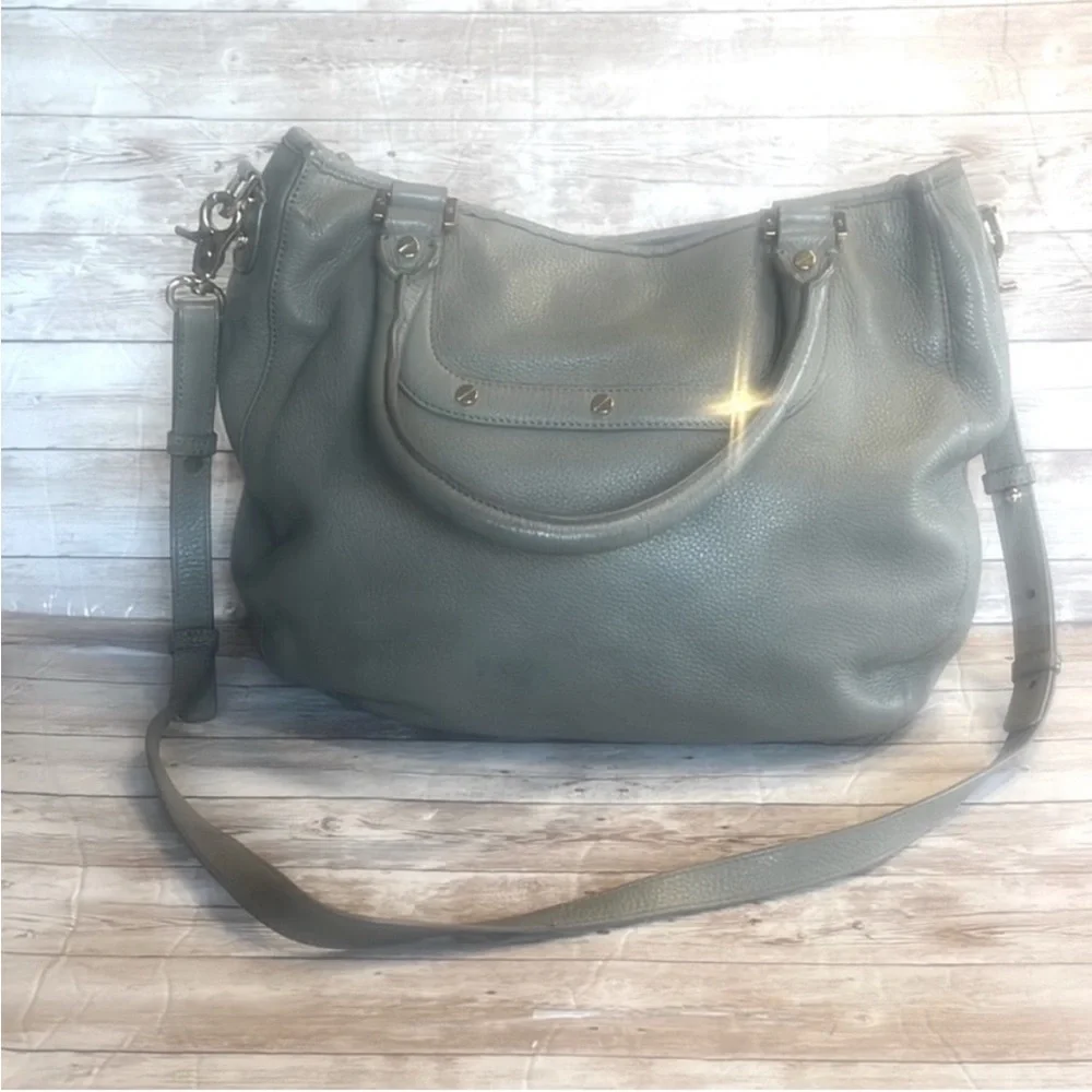 Tory Burch Elegant Pebbled Leather Handbag